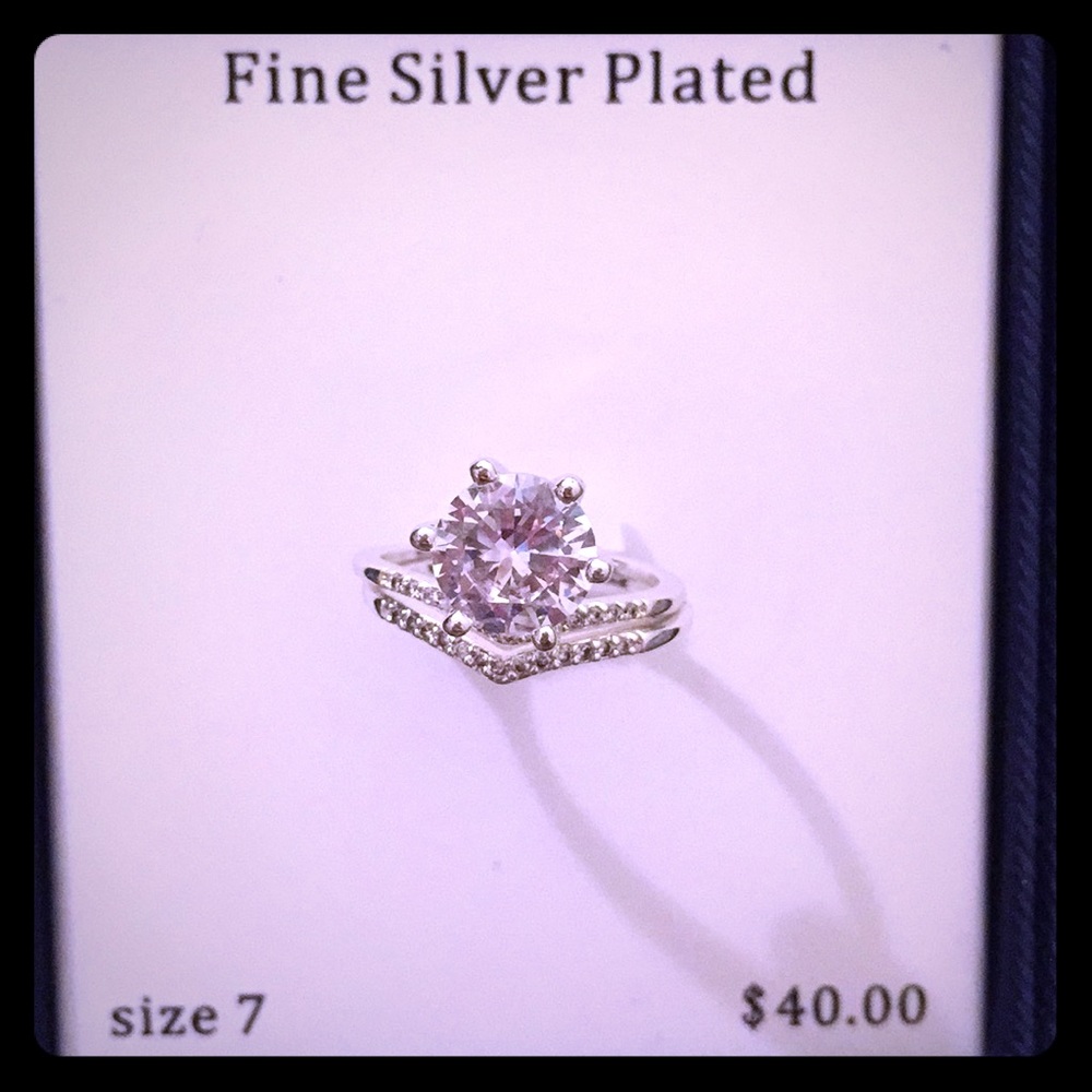 Beautiful crystal ring set silver plated
